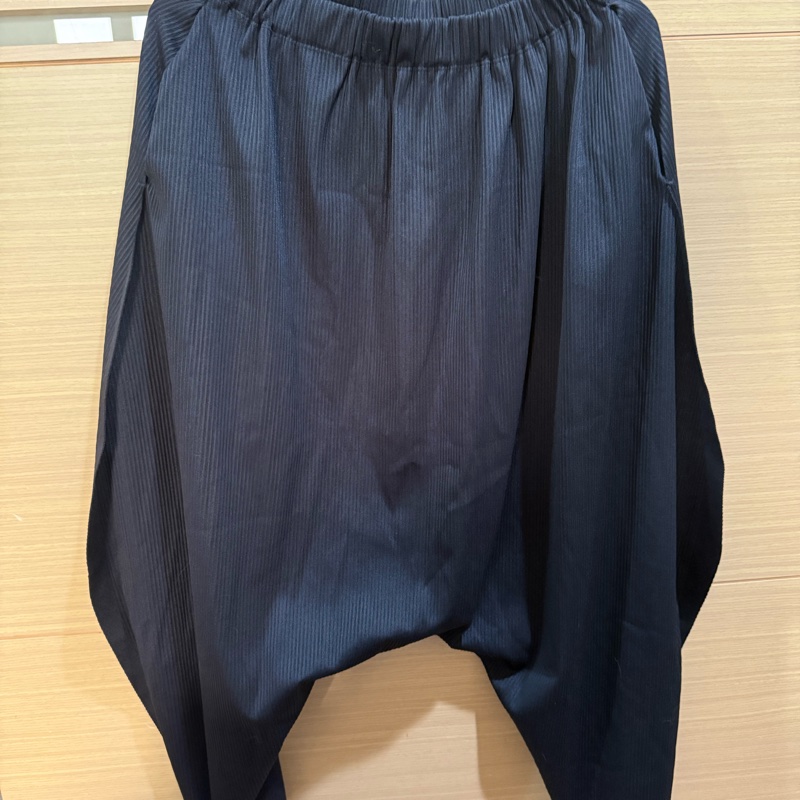 三宅ㄧ生 issey miyake 全新黑色 可愛飛鼠褲 #03 PP38FK635-1