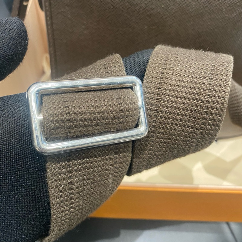 路易威登/Louis Vuitton 深咖色全皮十字紋翻蓋 郵差單肩斜挎包 可調節肩帶 底長27cm-6