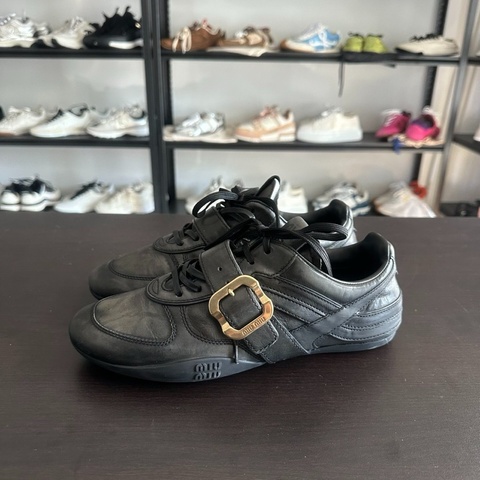 miumiu繆繆25fw新款薄底金扣德訓鞋 做舊黑 38.5碼