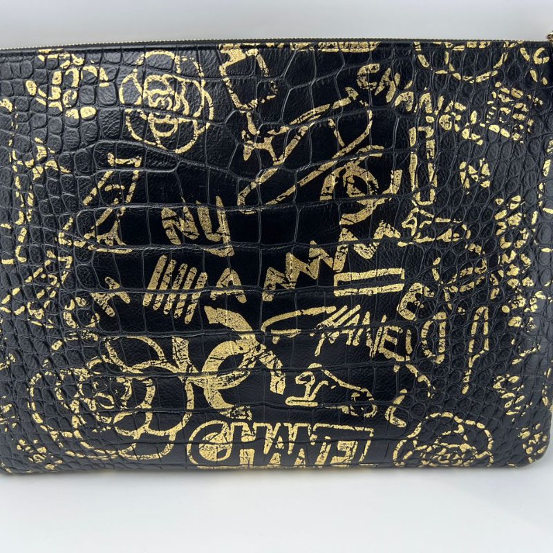 Chanel 2.55 Reissue 塗鴉手拿包-6