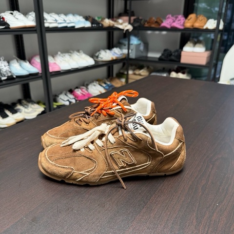 miumiu繆繆 newbalence530薄底鞋 褐色 37.5碼