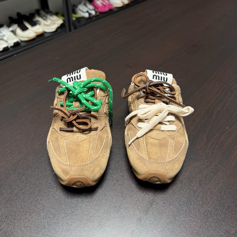 Miumiu nb繆繆聯名 半拖系列 卡其色 36碼-1