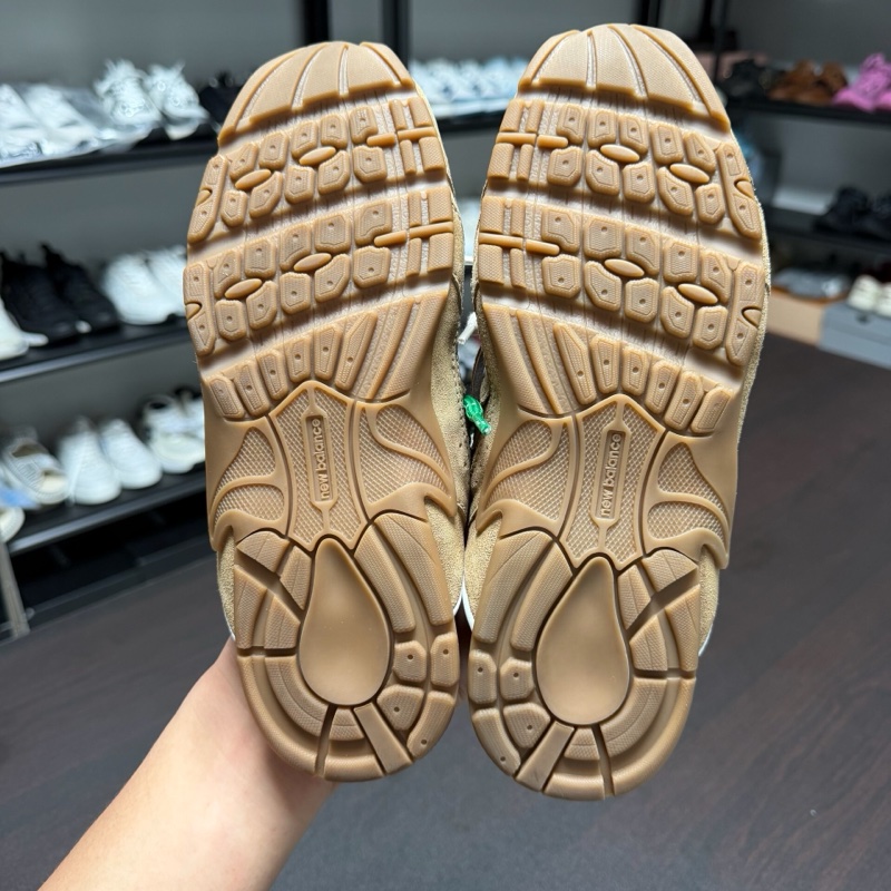 Miumiu nb繆繆聯名 半拖系列 卡其色 36碼-7