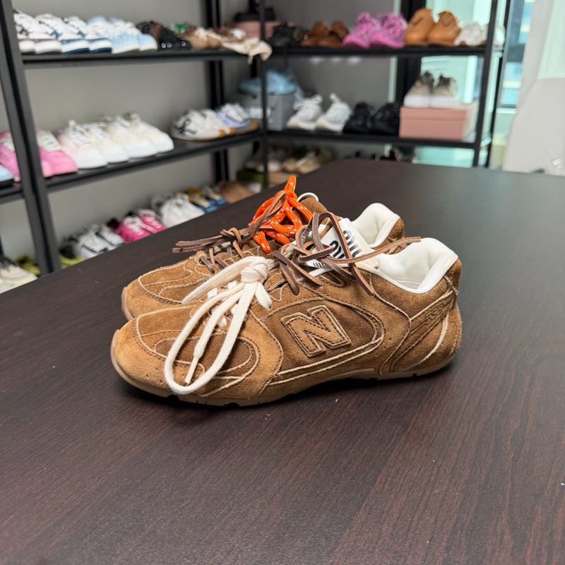 miumiu繆繆 newbalence530薄底鞋 褐色 36碼-0