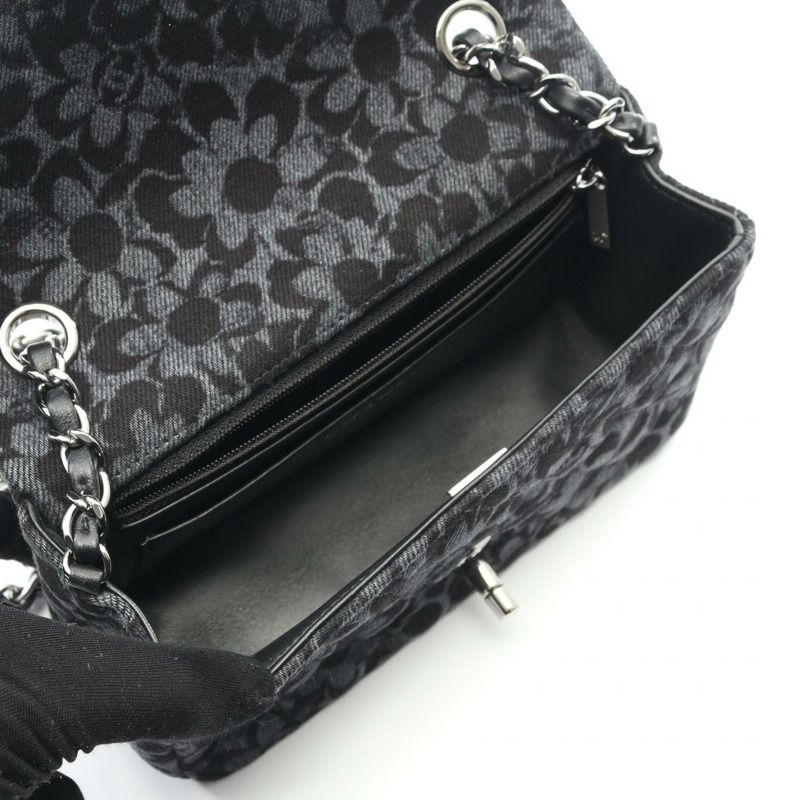 香奈兒迷你絎縫20鏈條肩背斜背包，牛仔灰黑色，銀色五金，二手-2