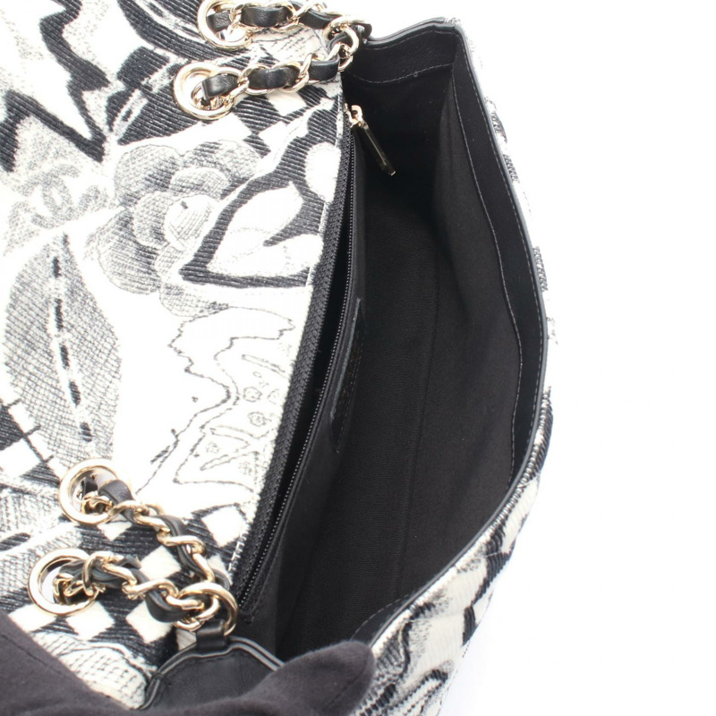 香奈兒 (CHANEL) 人字紋 V 字縫線鏈條肩背包，皮革燈芯絨材質，白色/黑色，二手，金色五金-2