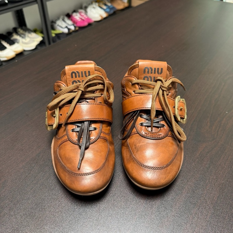 MiuMiu25FW秀款搭扣做舊復古球鞋德訓鞋 36碼-1