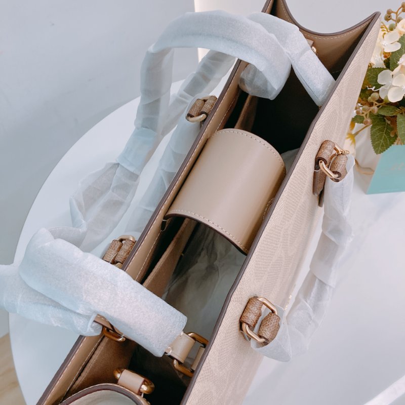 MS0657 Coach 蔻馳經營花紋單肩包包 Maggie Signature Tote Beige-11