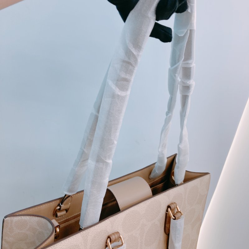 MS0657 Coach 蔻馳經營花紋單肩包包 Maggie Signature Tote Beige-17
