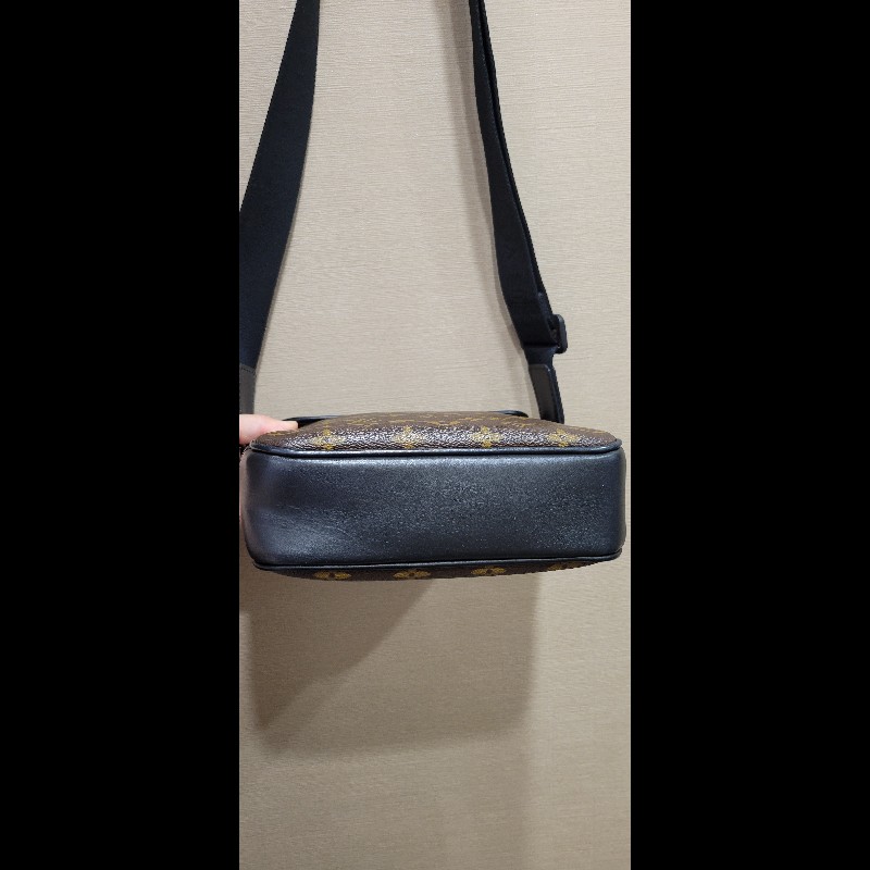 LOUIS VUITTON斜背包-2