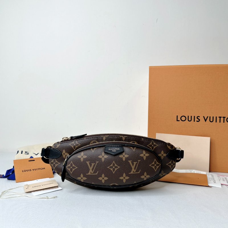 LV Keepit老花橢圓胸包斜背包-1