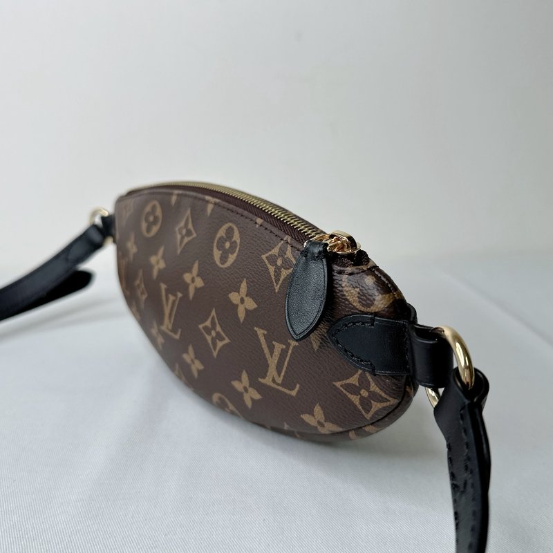 LV Keepit老花橢圓胸包斜背包-5