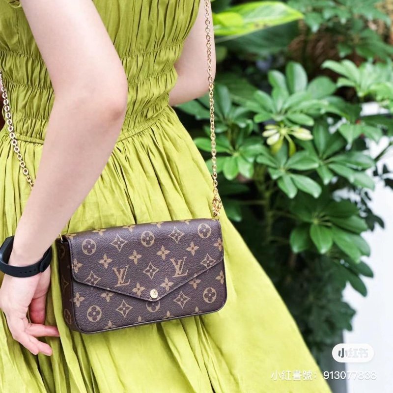 母親節禮物精選降價 近新芯片款 LV原信封式 3合1 鏈條包 /法國製/LV原廠盒、LV原廠防塵套,LV原廠紙袋-3