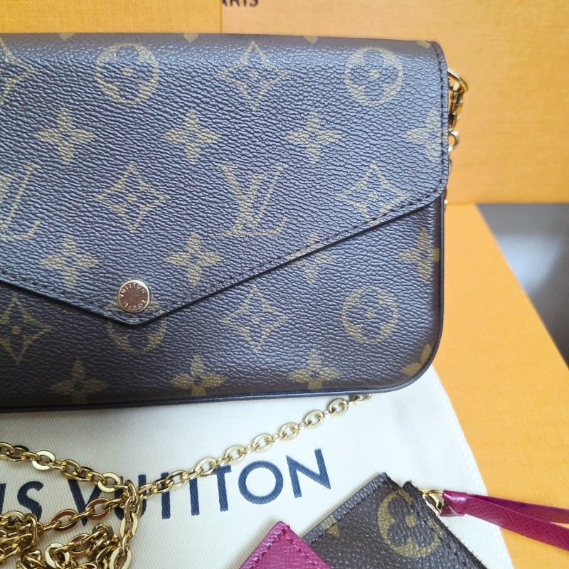 母親節禮物精選降價 近新芯片款 LV原信封式 3合1 鏈條包 /法國製/LV原廠盒、LV原廠防塵套,LV原廠紙袋-9