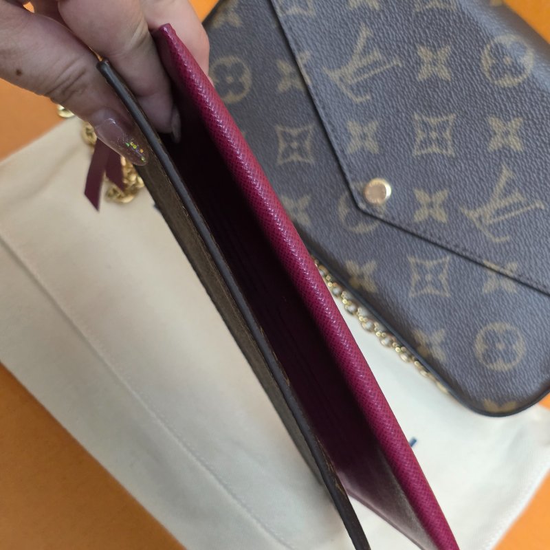 母親節禮物精選降價 近新芯片款 LV原信封式 3合1 鏈條包 /法國製/LV原廠盒、LV原廠防塵套,LV原廠紙袋-42