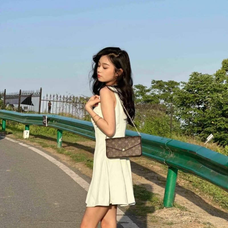 母親節禮物精選降價 近新芯片款 LV原信封式 3合1 鏈條包 /法國製/LV原廠盒、LV原廠防塵套,LV原廠紙袋-47