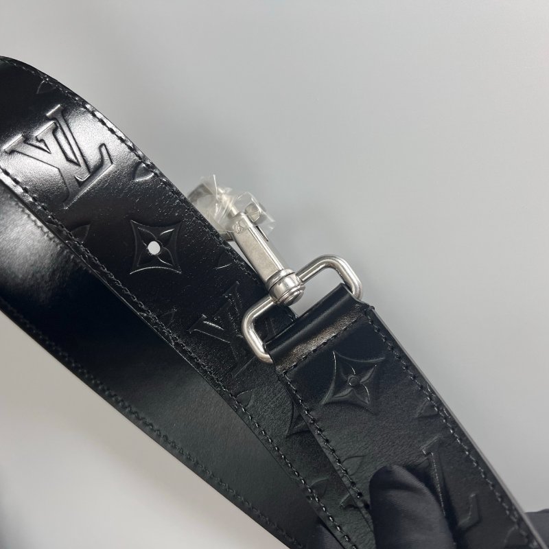 LV M13987/晶片款 Nil黑小牛皮都市手提側肩包-15