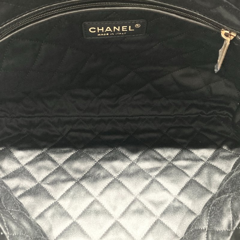 CHANEL 香奈兒 22 HANDBAG 亮面小牛皮 黑色 金釦-11
