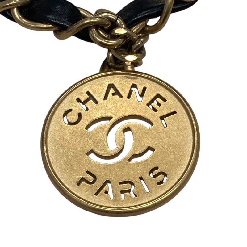 CHANEL 香奈兒 22 HANDBAG 亮面小牛皮 黑色 金釦-16
