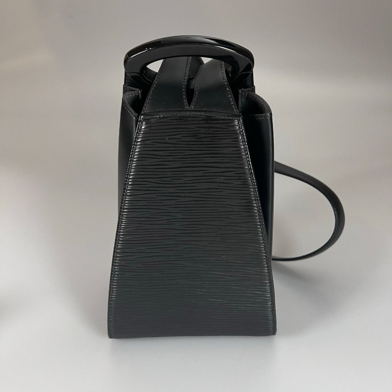 LV M52392 黑EPI水桶包-1