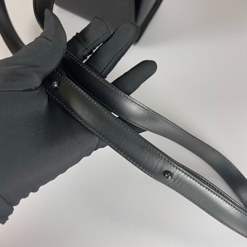 LV M52392 黑EPI水桶包-6