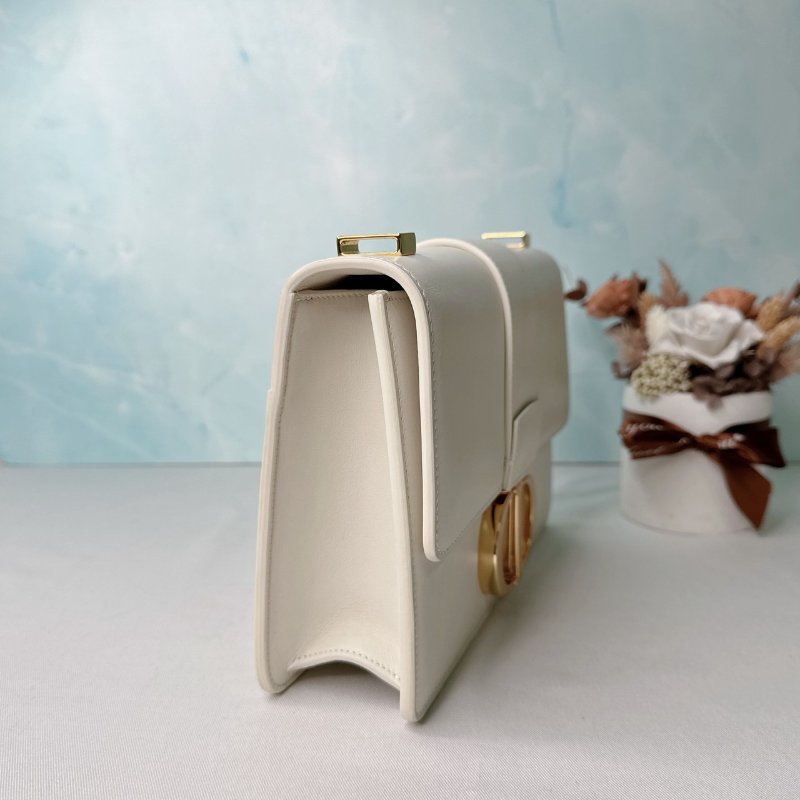 DIOR Montaigne30皮革肩背包-3