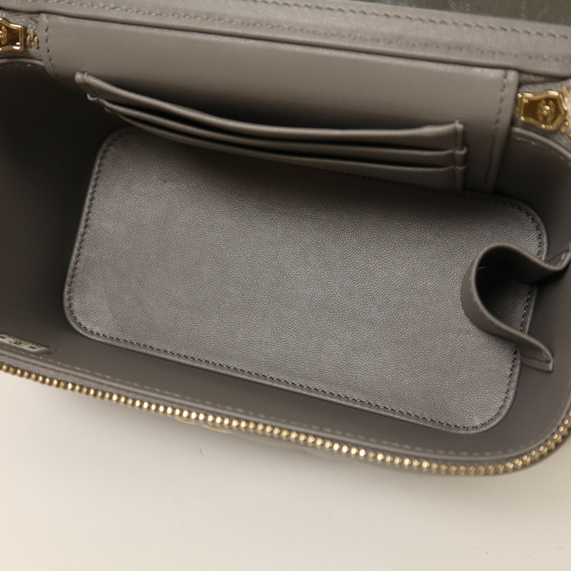 CHANEL 羊皮皮革Vanity Case金扣鏈帶手挽肩背兩用袋-4