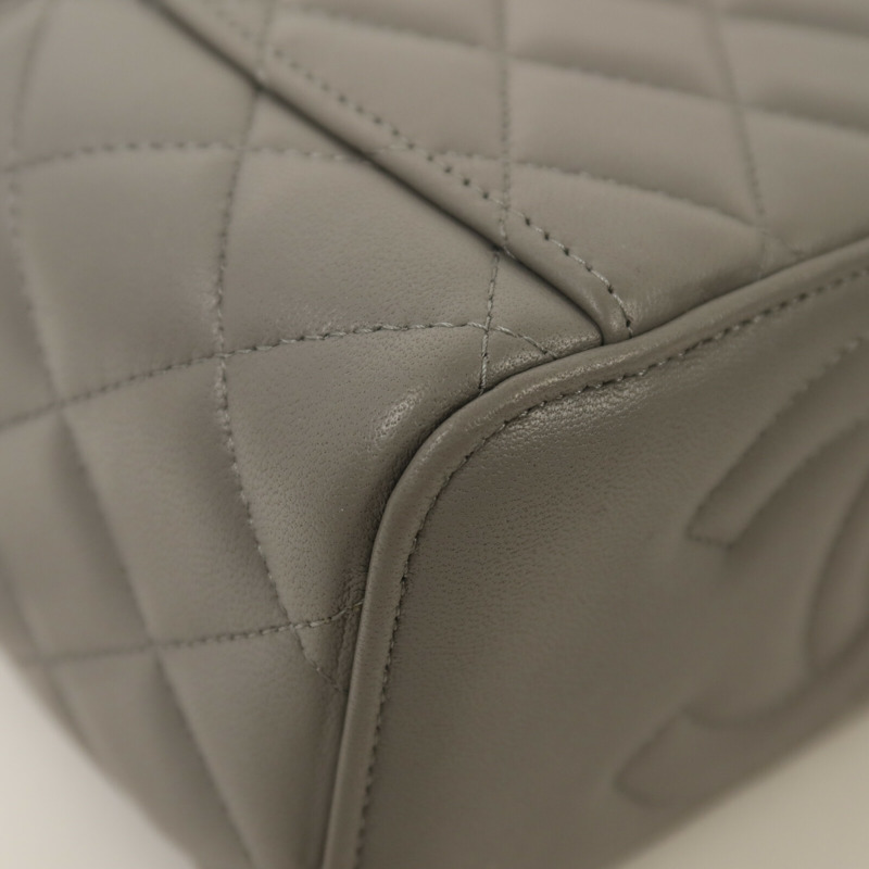 CHANEL 羊皮皮革Vanity Case金扣鏈帶手挽肩背兩用袋-13