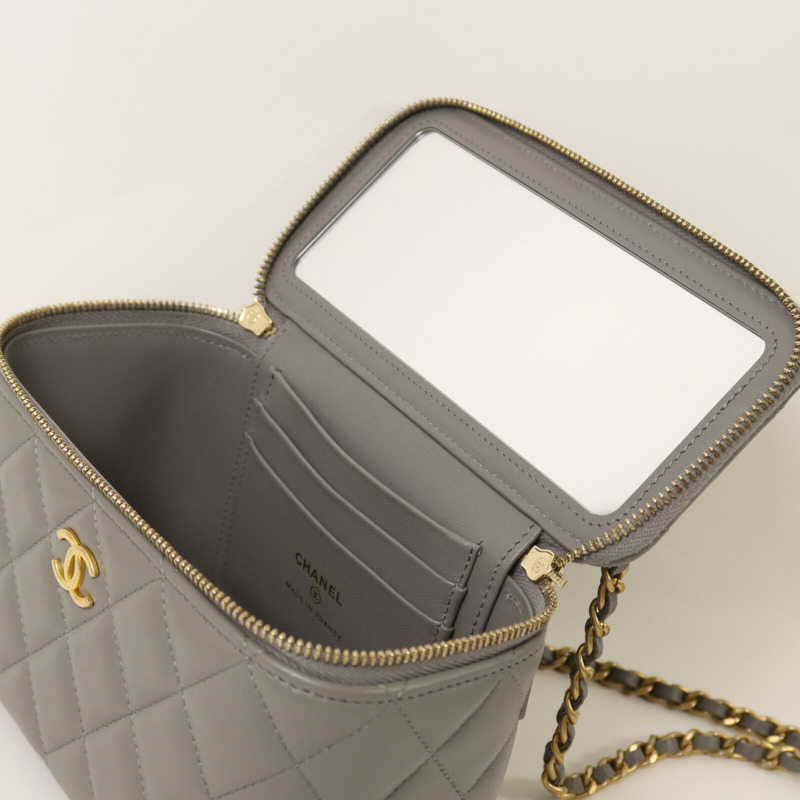 CHANEL 羊皮皮革Vanity Case金扣鏈帶手挽肩背兩用袋-15