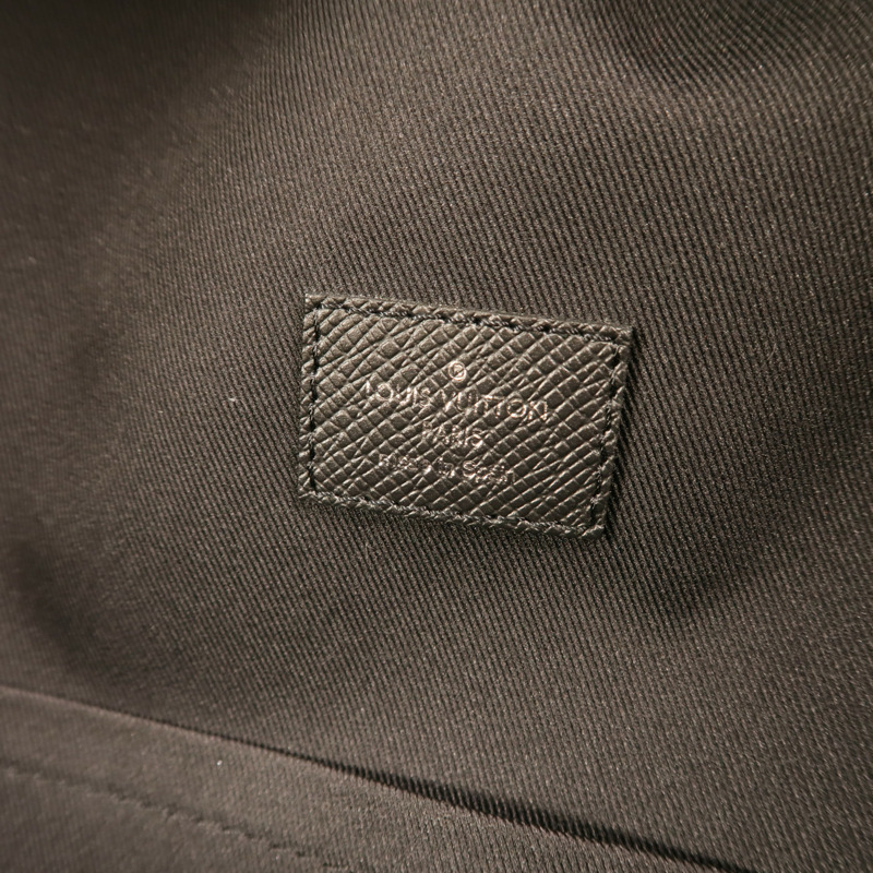 LOUIS VUITTON Taigarama Discovery Backpack銀扣背包-5