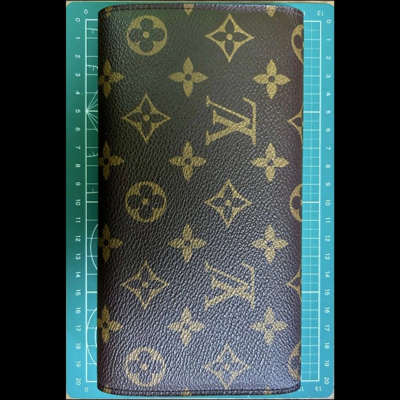 近新極美／LV／三折層長夾／內有按扣零錢包-2