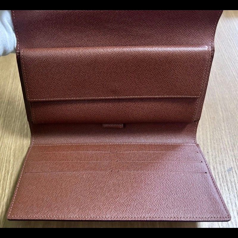 近新極美／LV／三折層長夾／內有按扣零錢包-3