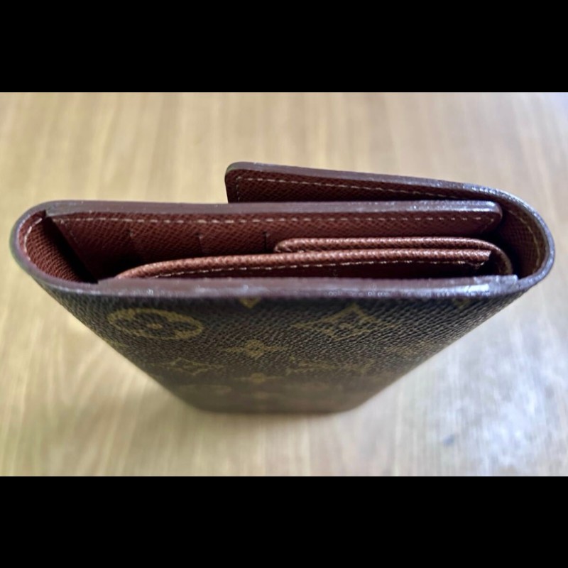 近新極美／LV／三折層長夾／內有按扣零錢包-8