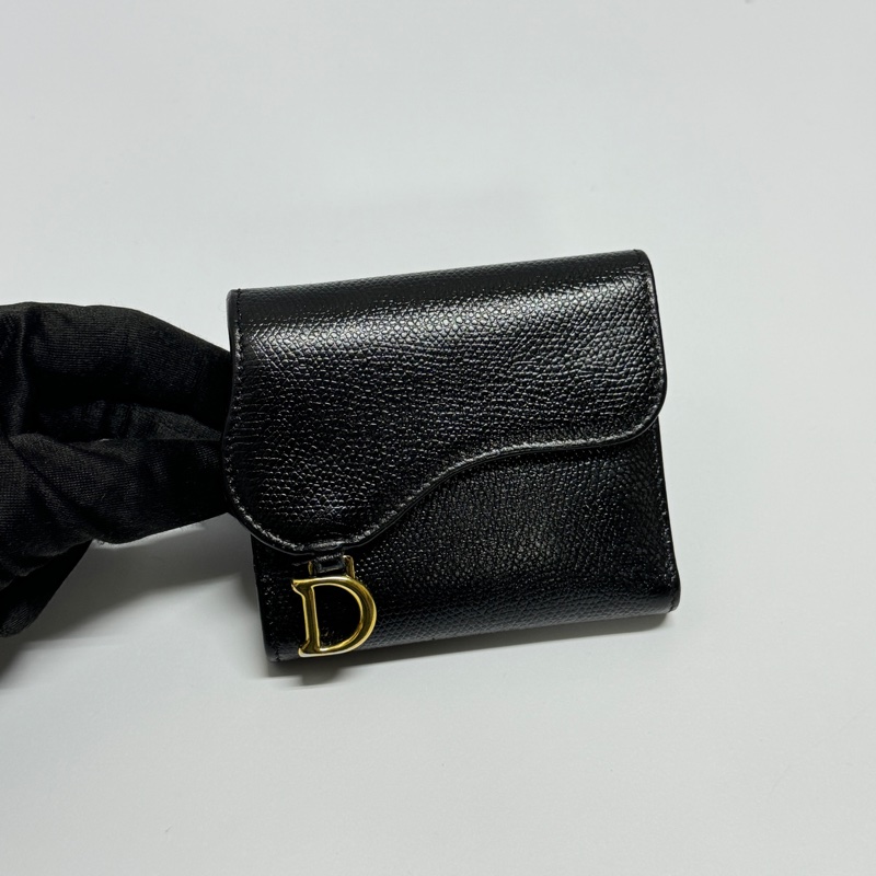 （閒置新超美💗） Dior Saddle 牛皮革 馬鞍短夾 【專櫃24,000】-2