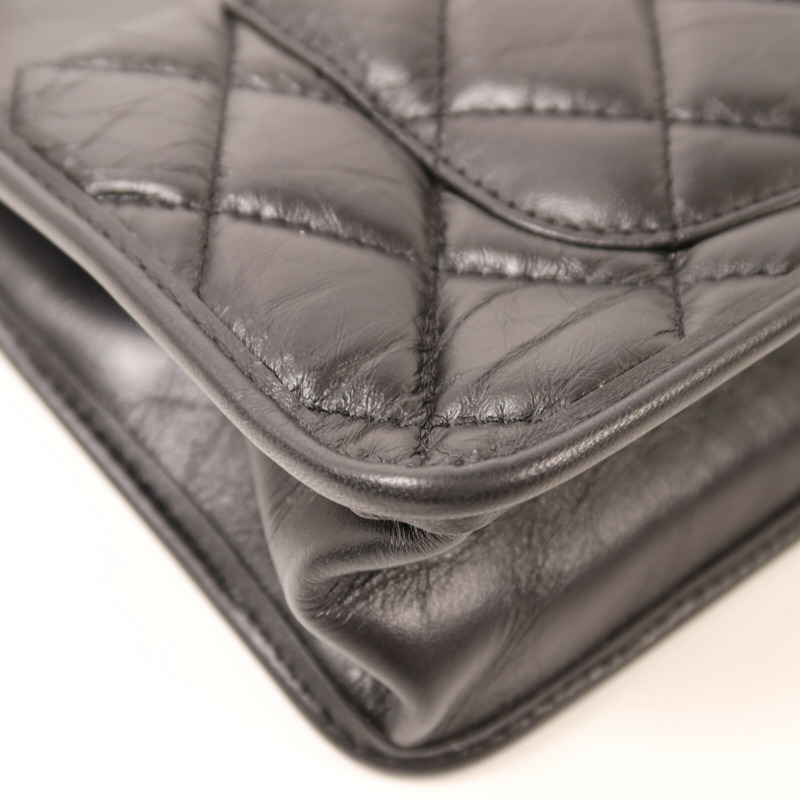 CHANEL 羊皮皮革23S Graphic Catch Small Shopping Bag金扣鏈帶肩背袋-13