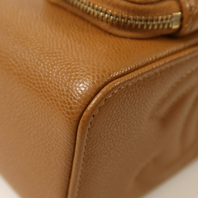 CHANEL 牛皮皮革Vanity Case金扣鏈帶手挽肩背兩用袋-6