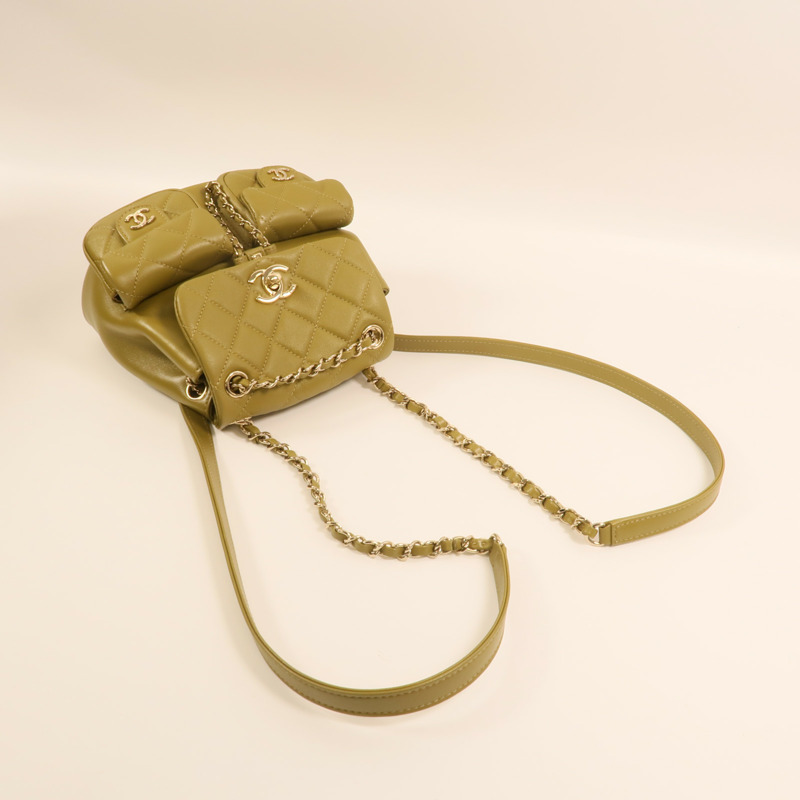 CHANEL 牛皮皮革Duma金扣背包-7