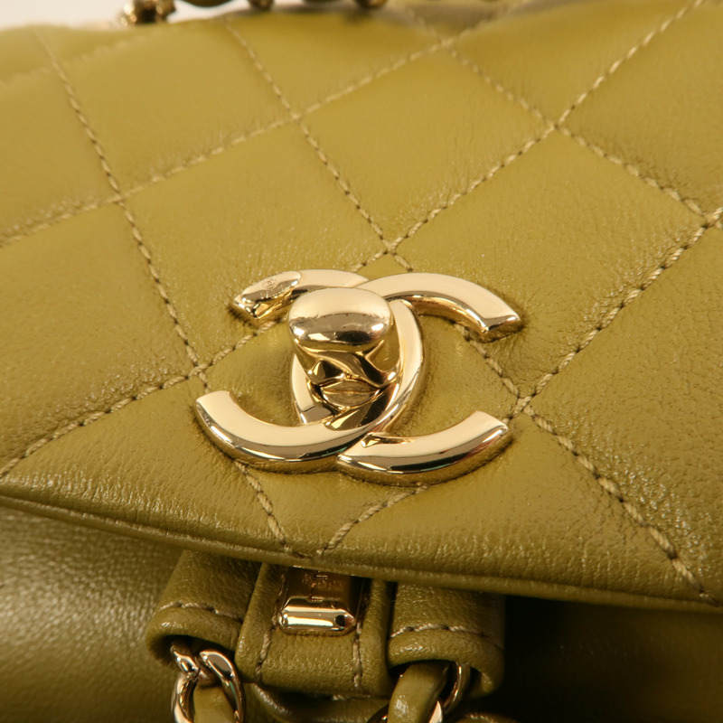 CHANEL 牛皮皮革Duma金扣背包-8