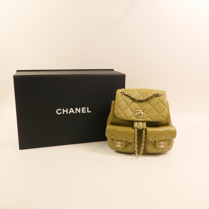 CHANEL 牛皮皮革Duma金扣背包-9