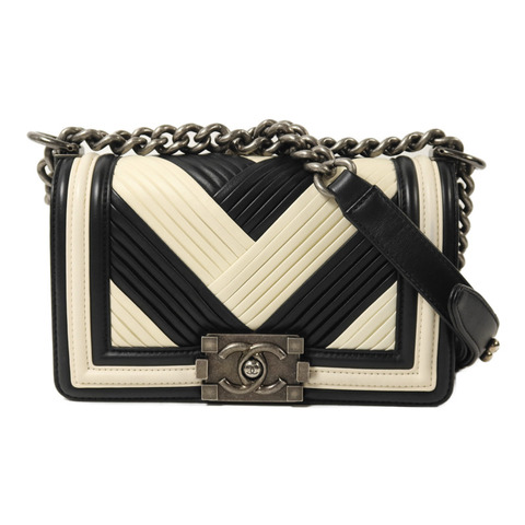 CHANEL 牛皮皮革Boy 20銀扣鏈帶肩背袋