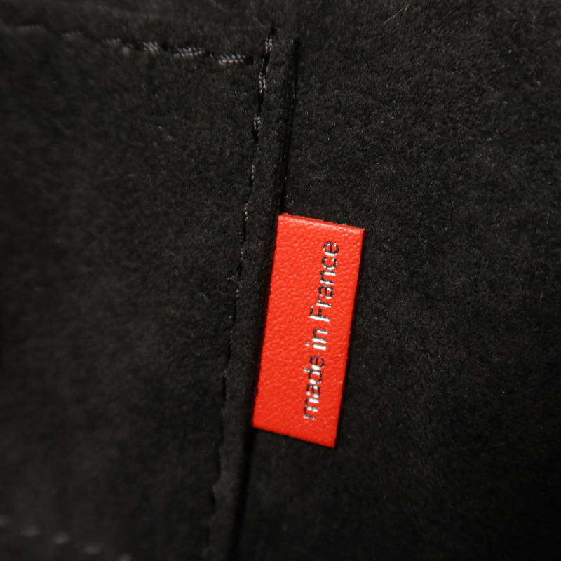 LOUIS VUITTON 牛皮皮革LV X YK Dauphine Mini銀扣肩背袋-5