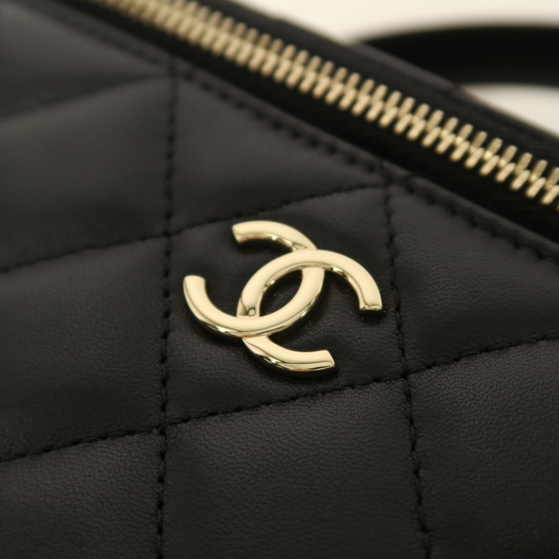 CHANEL 羊皮皮革Vanity Case金扣鏈帶手挽肩背兩用袋-6