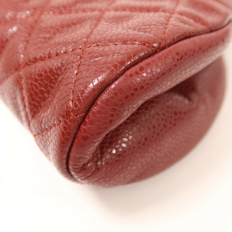 CHANEL 牛皮皮革Clutch銀扣手拿包-12