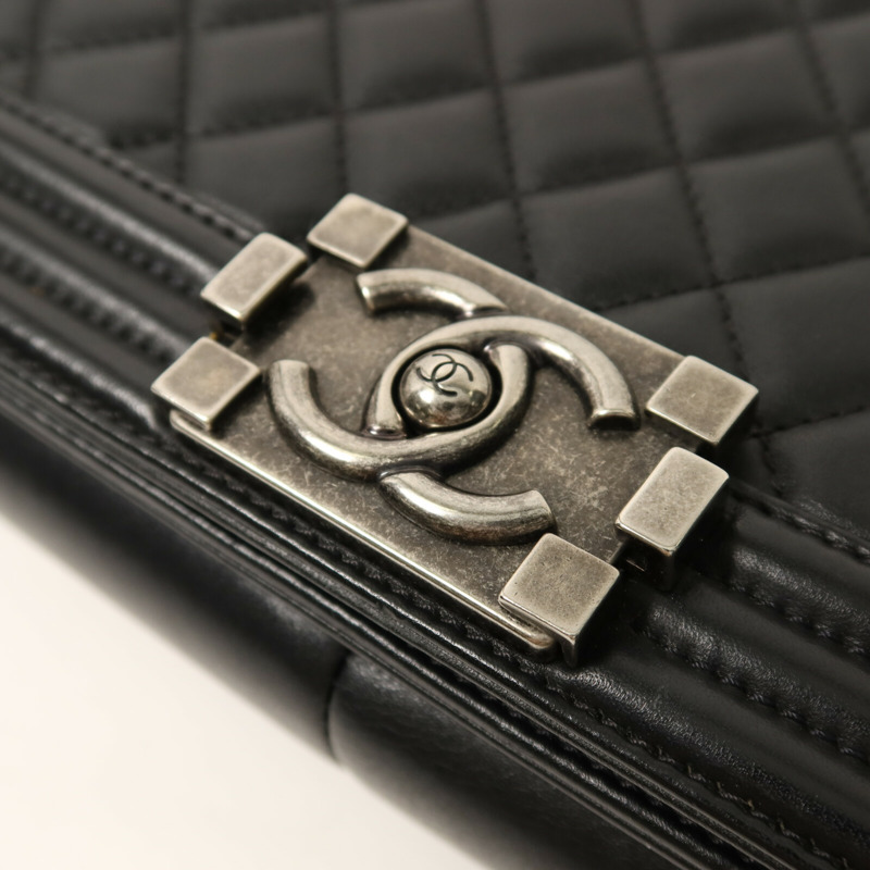 CHANEL 羊皮皮革Boy 25銀扣鏈帶肩背袋-5