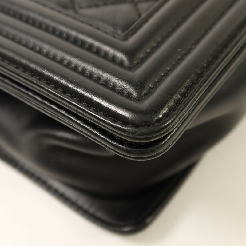 CHANEL 羊皮皮革Boy 25銀扣鏈帶肩背袋-6