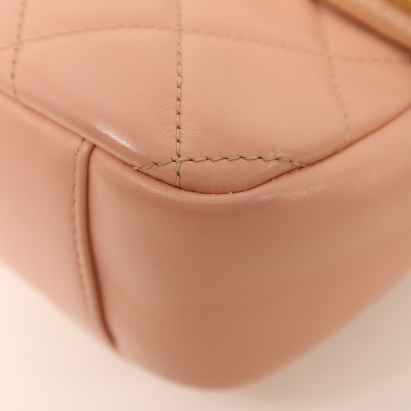 CHANEL 牛皮皮革Camera Shoulder Bag金扣鏈帶肩背袋-11