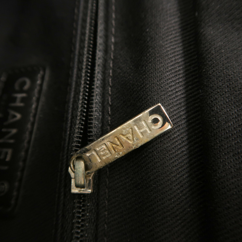 CHANEL 漆皮/牛皮皮革/Totebag銀扣肩背袋-14