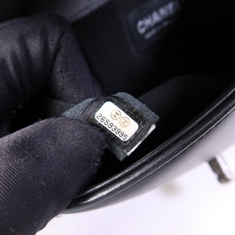 CHANEL 牛皮皮革Boy 20銀扣鏈帶肩背袋-7