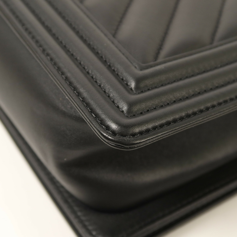 CHANEL 羊皮皮革Boy 25銀扣鏈帶肩背袋-13