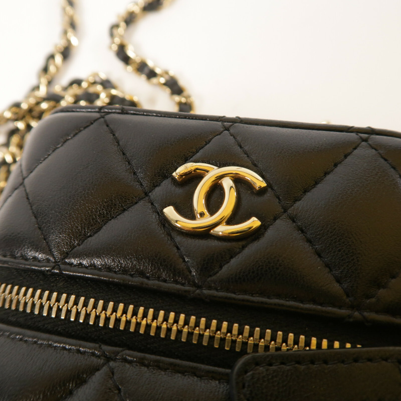 CHANEL 羊皮皮革Phone Case金扣鏈帶肩背袋-8